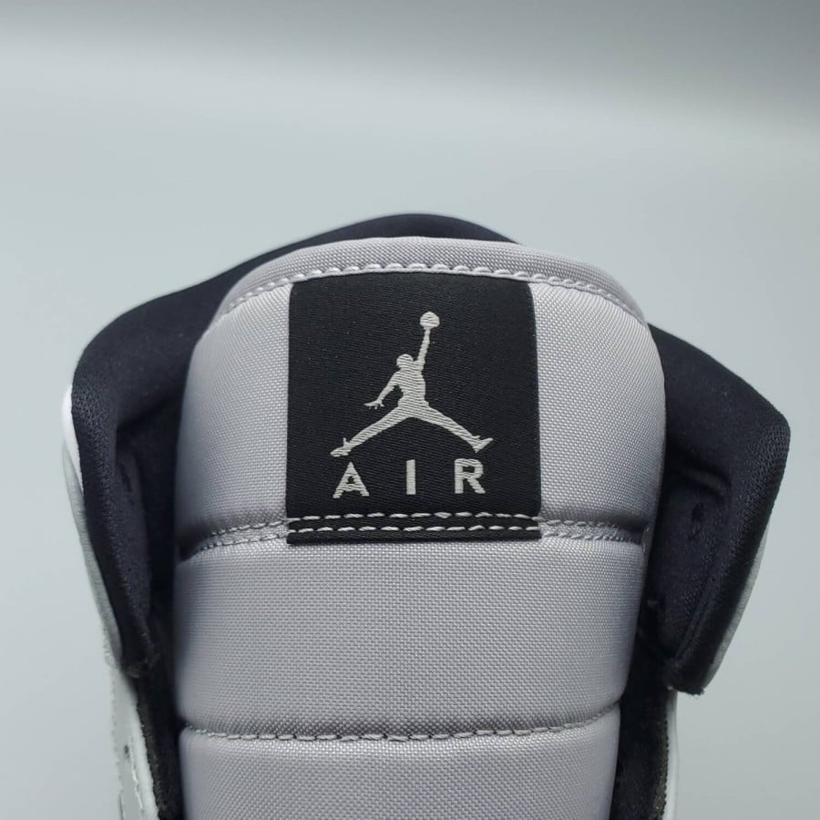 Air Jordan 1 Mid 