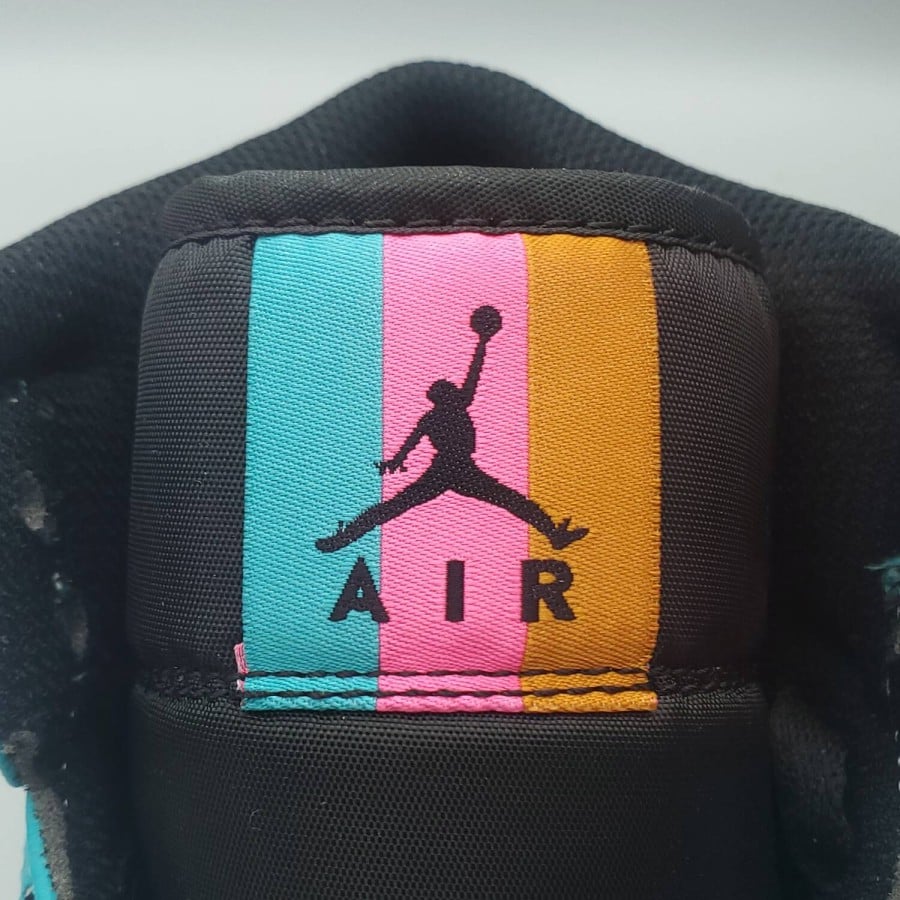 Air Jordan 1 Mid SE 