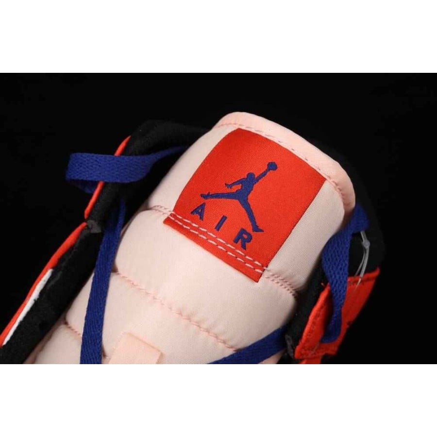 Air Jordan 1 Retro Mid SE 