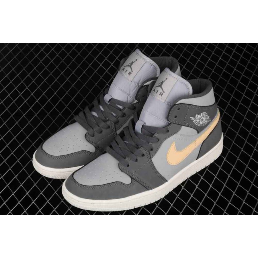 Wmns Air Jordan 1 Mid 