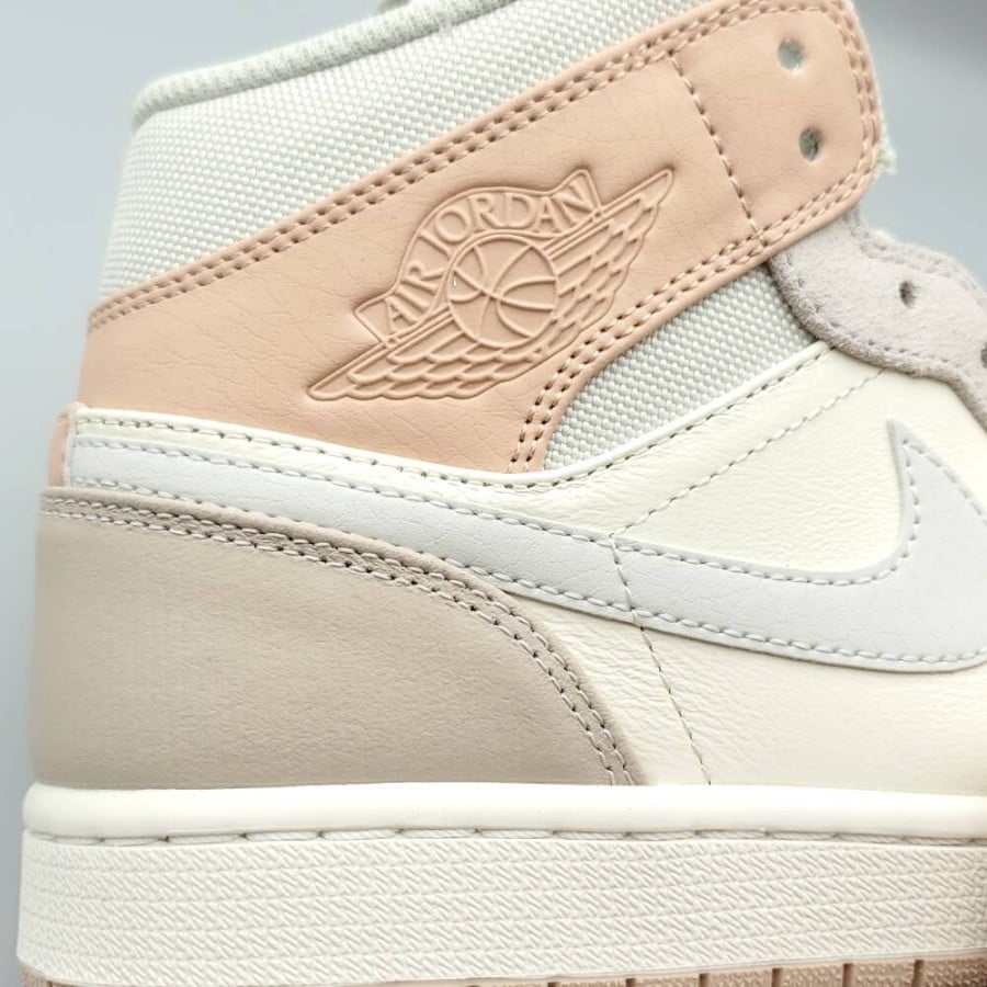 Air Jordan 1 Mid 