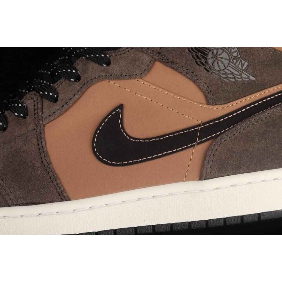 Air Jordan 1 Mid SE 