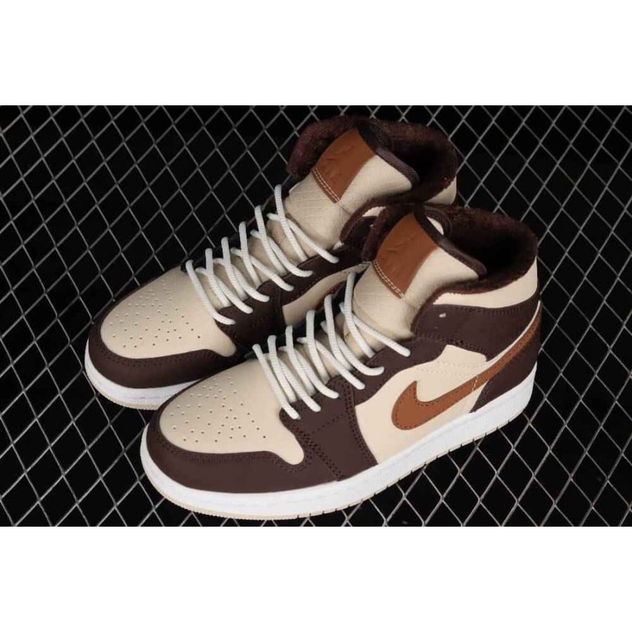 Wmns Air Jordan 1 Mid SE 