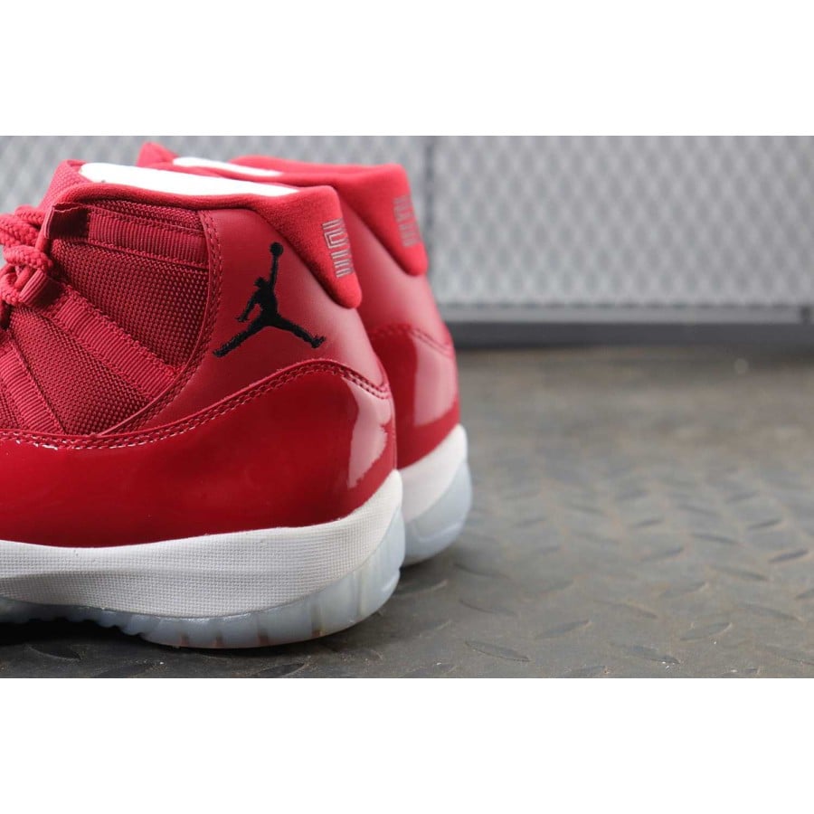 Air Jordan 11 Retro