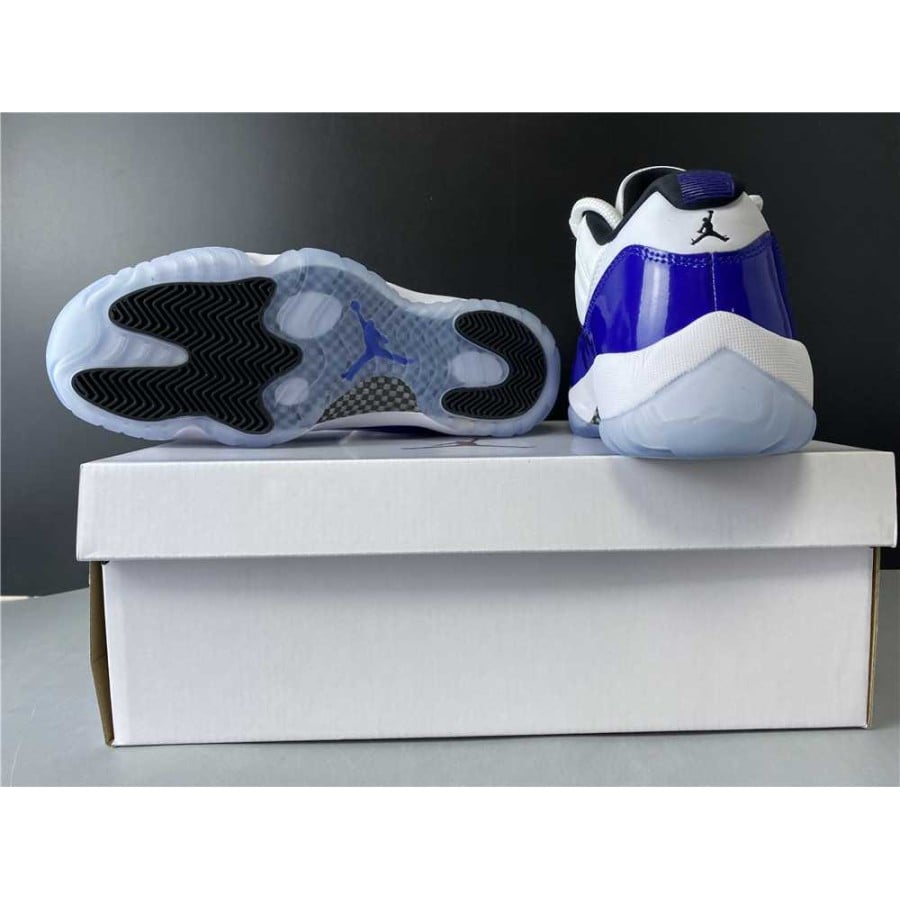 Wmns Air Jordan 11 Retro Low 