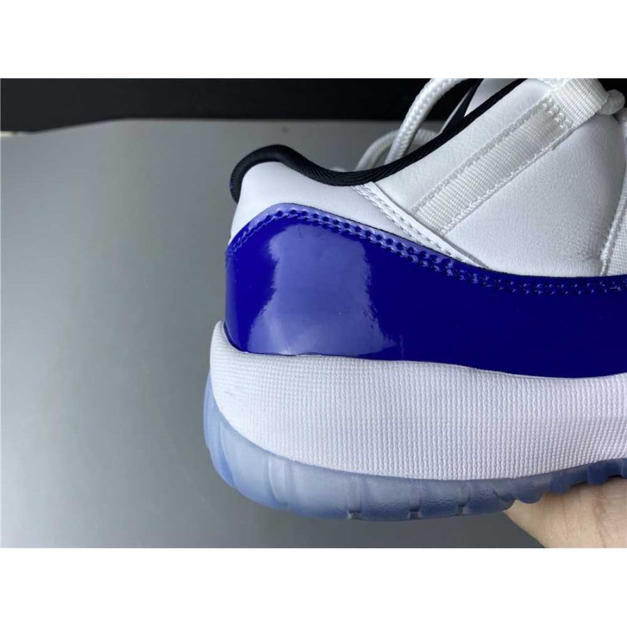 Wmns Air Jordan 11 Retro Low 