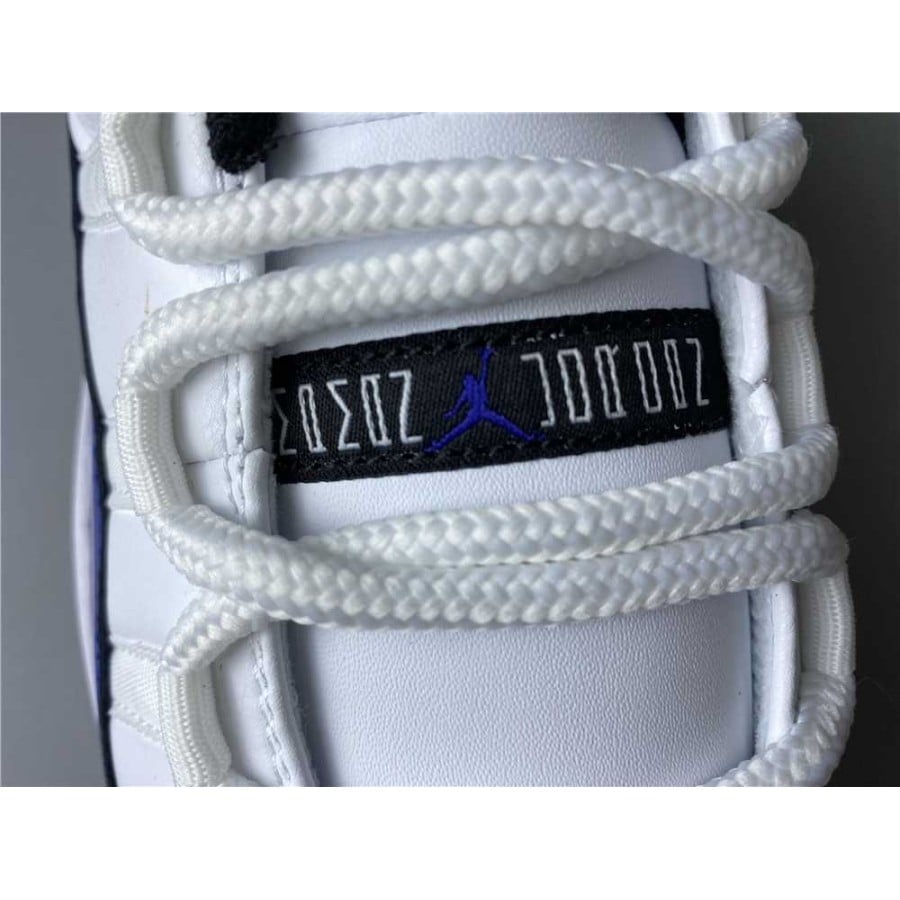 Wmns Air Jordan 11 Retro Low 