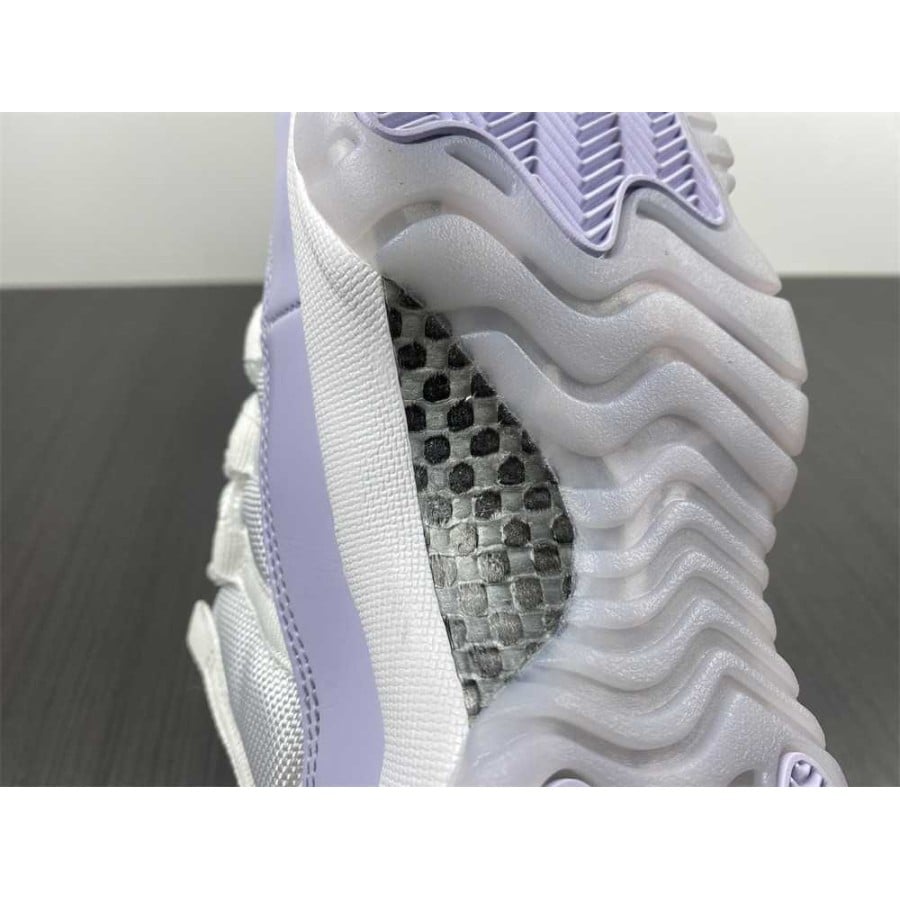 Wmns Air Jordan 11 Retro Low 