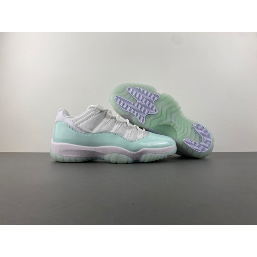 Wmns Air Jordan 11 Retro Low