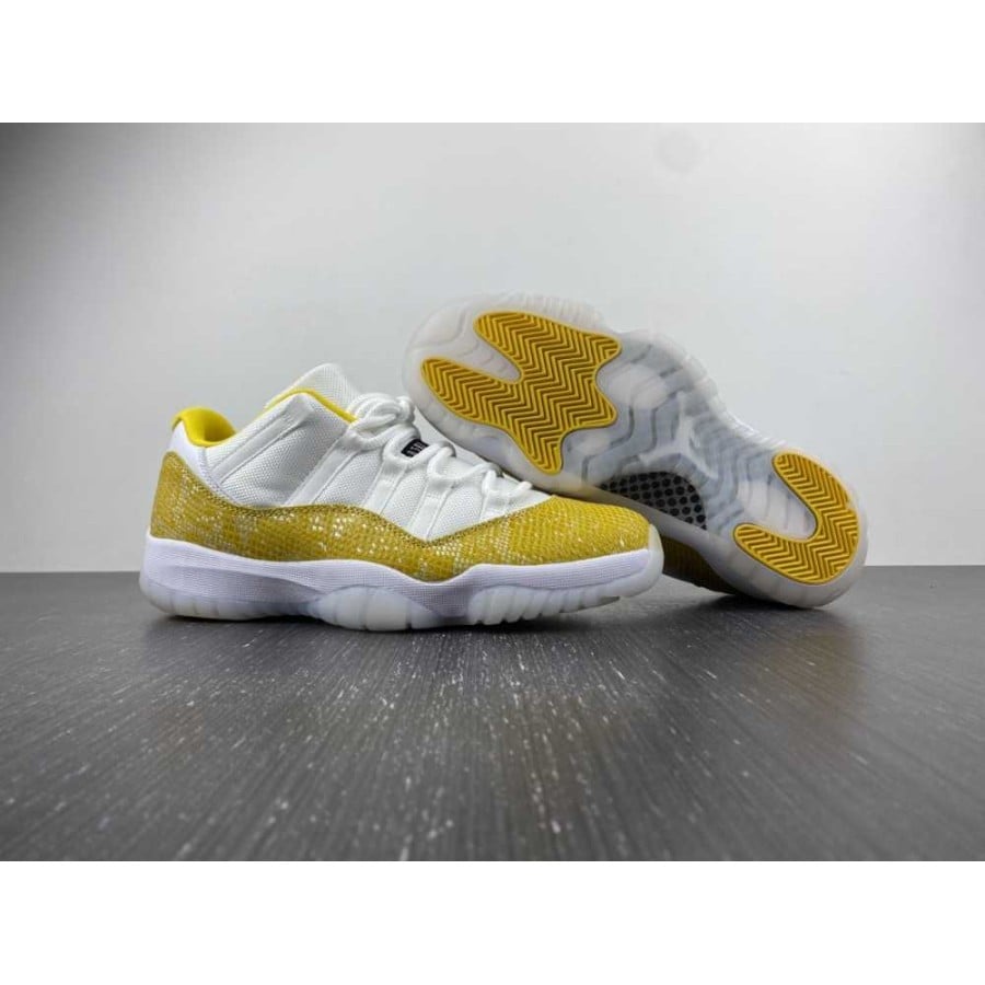 Wmns Air Jordan 11 Low 