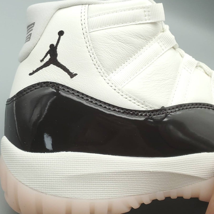 Wmns Air Jordan 11 Retro 