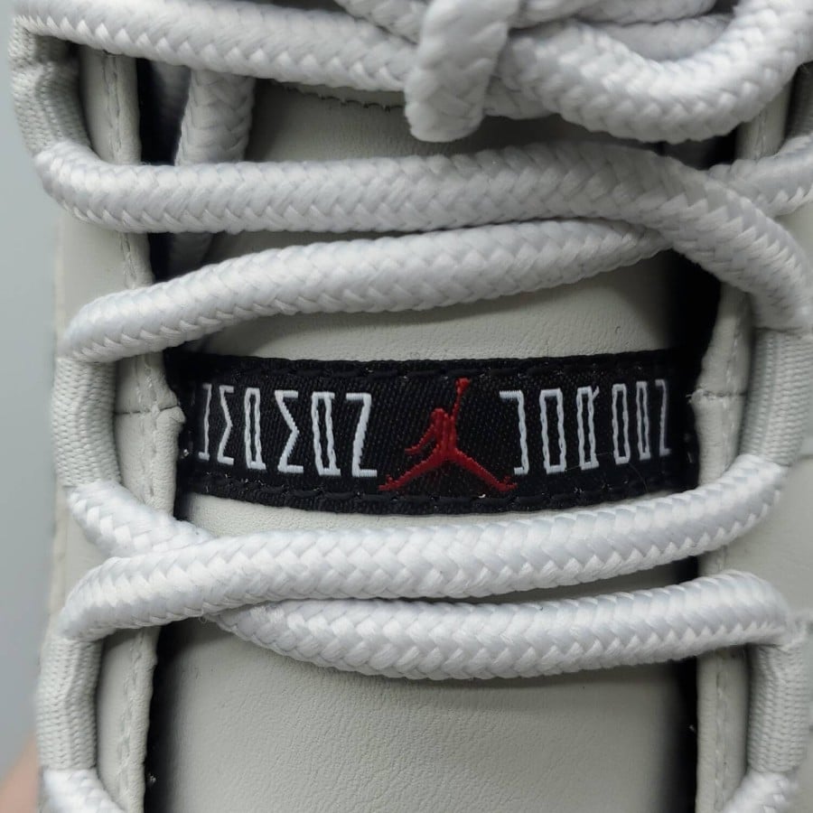 Air Jordan 11 Retro Low 