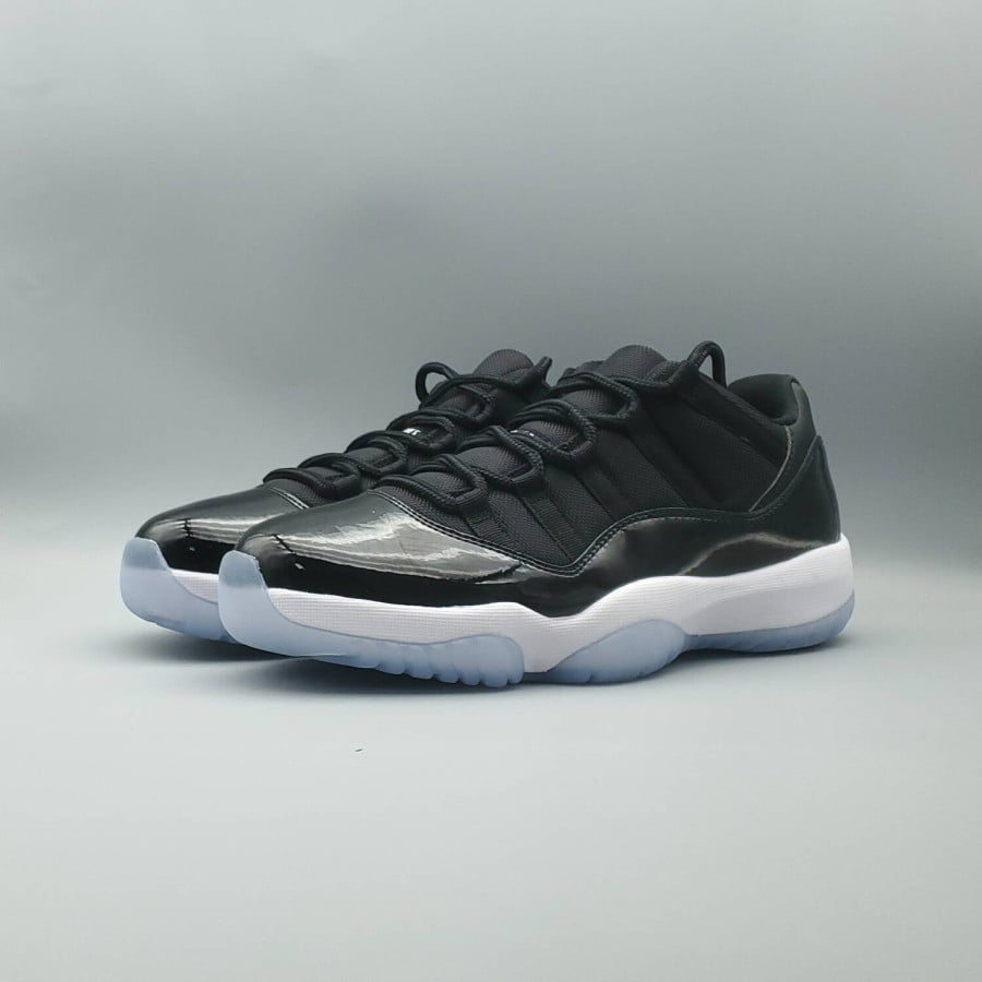 Air Jordan 11 Retro Low 
