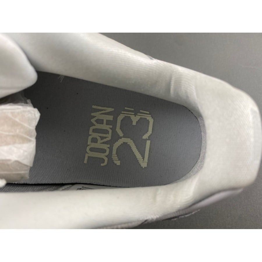 Air Jordan 11 Retro Low 