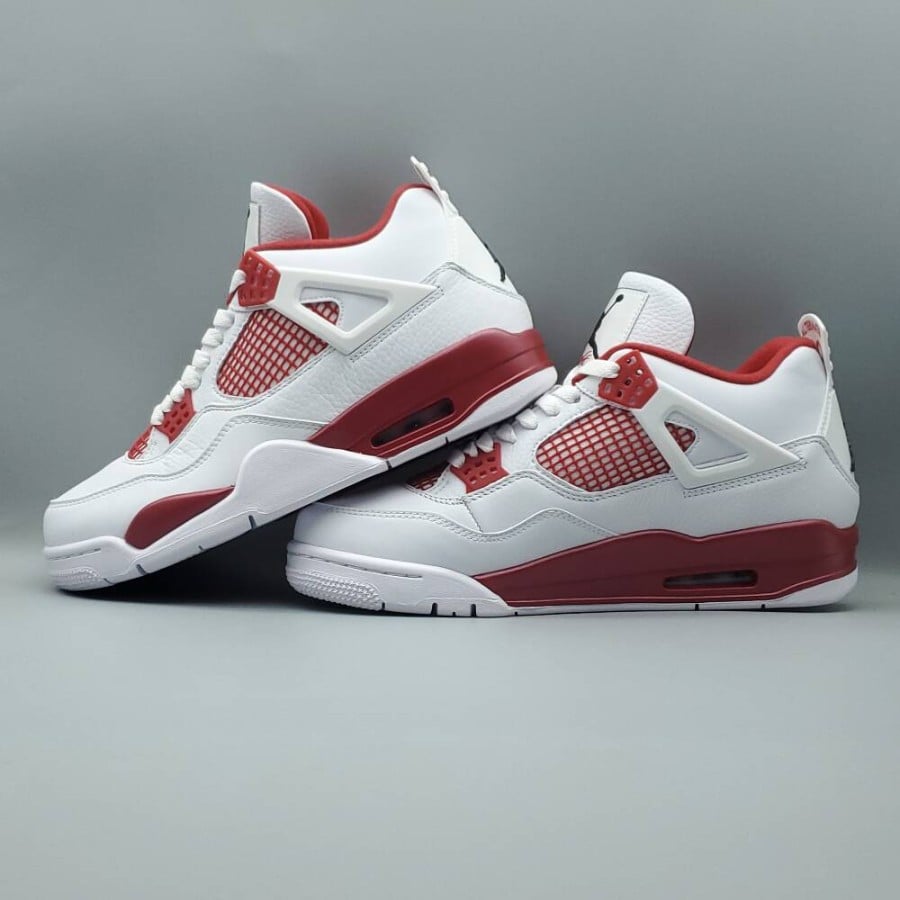 Air Jordan 4 Retro 