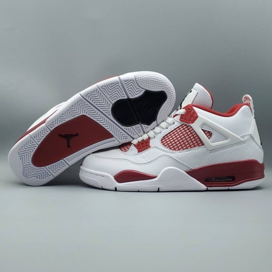 Air Jordan 4 Retro 