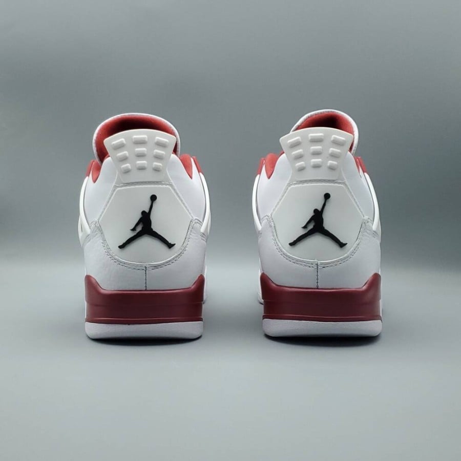 Air Jordan 4 Retro 
