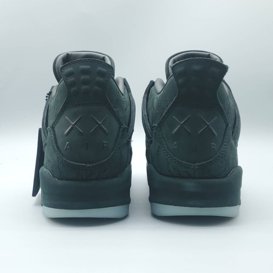KAWS x Air Jordan 4 Retro 