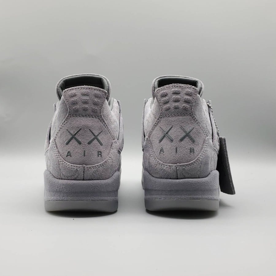 KAWS x Air Jordan 4 Retro 