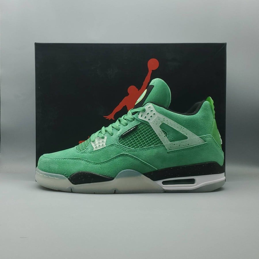 Mark Wahlburg x Air Jordan 4 Retro 