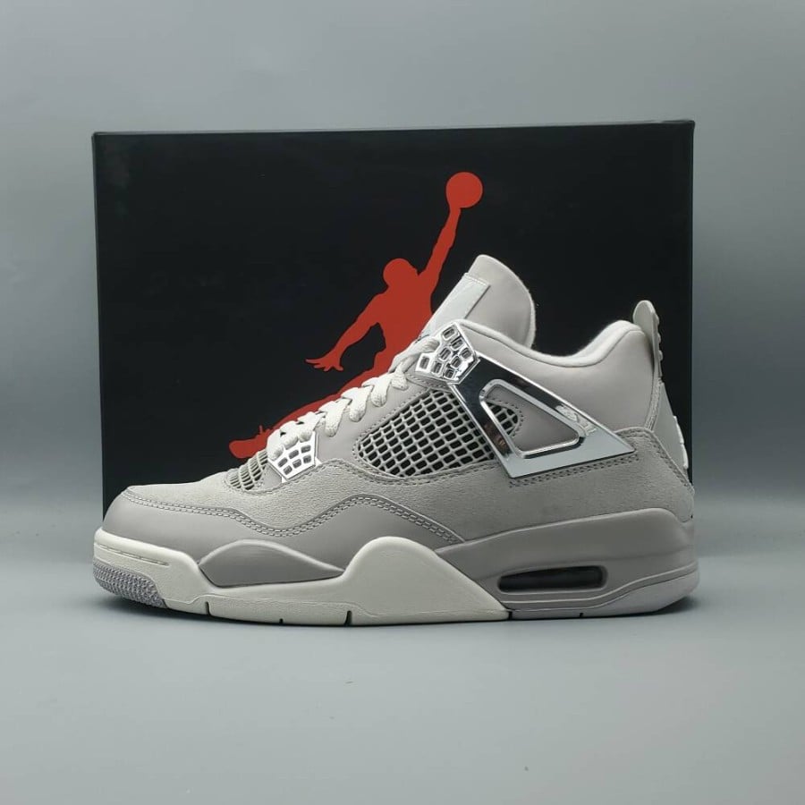Wmns Air Jordan 4 Retro 