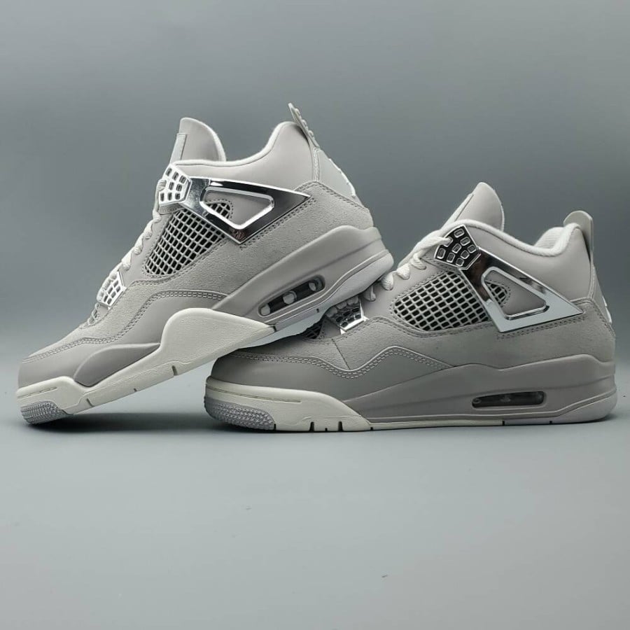 Wmns Air Jordan 4 Retro 