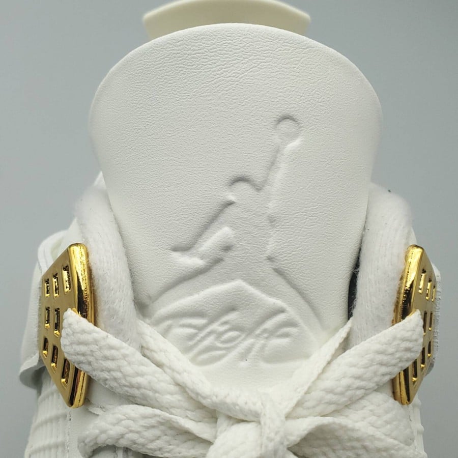 Wmns Air Jordan 4 Retro 