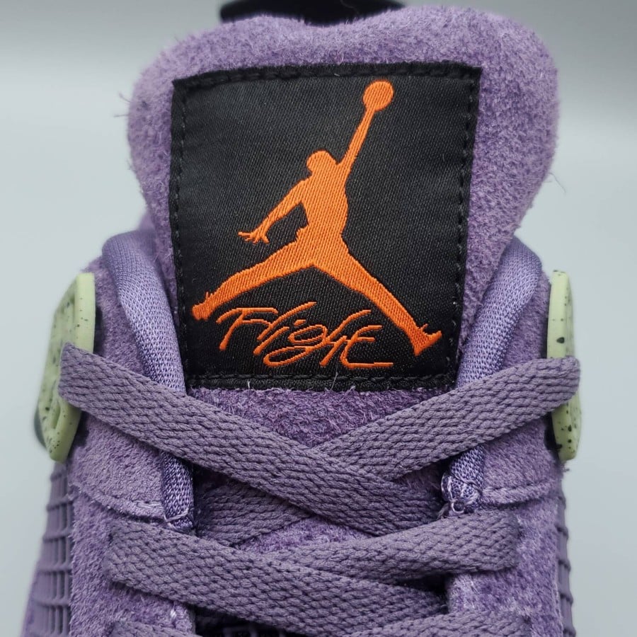 Wmns Air Jordan 4 Retro 