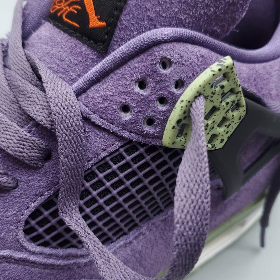 Wmns Air Jordan 4 Retro 