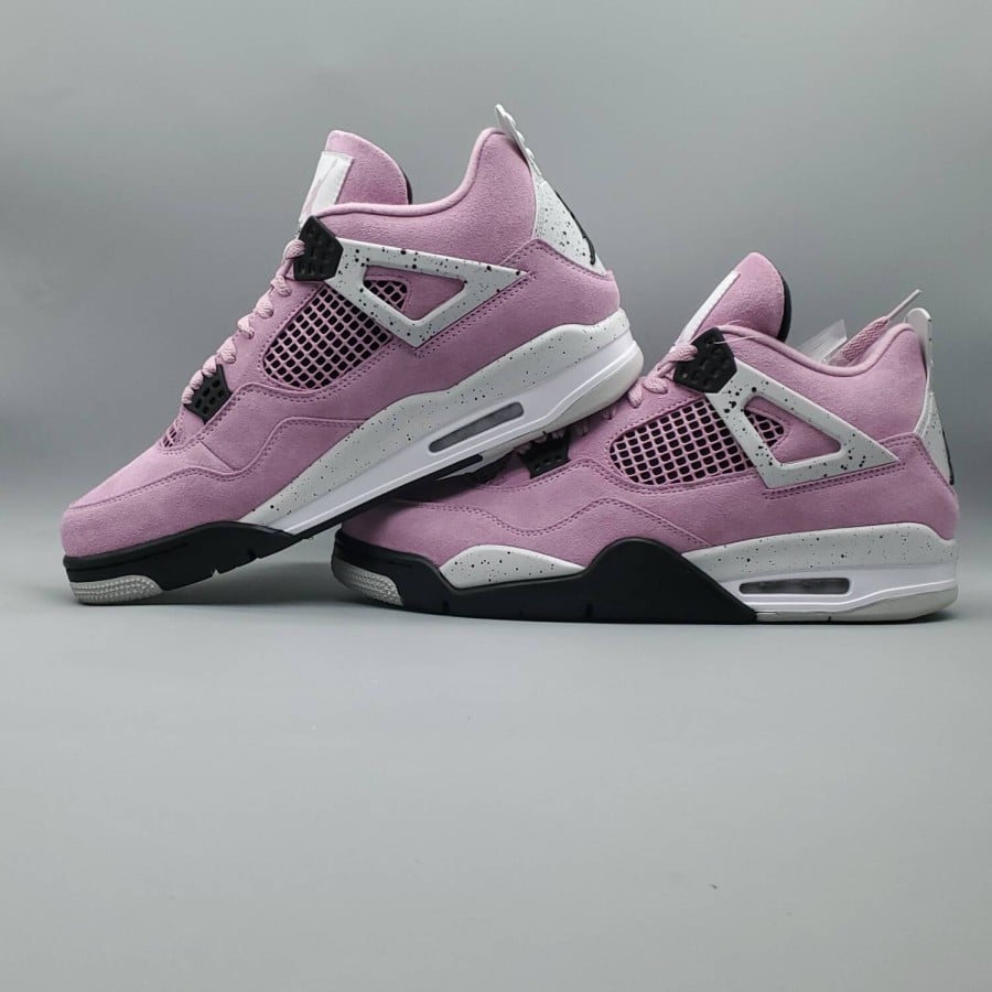 Wmns Air Jordan 4 Retro 