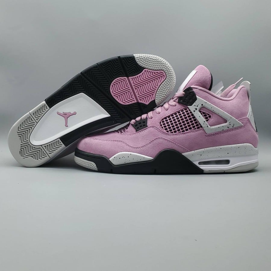 Wmns Air Jordan 4 Retro 