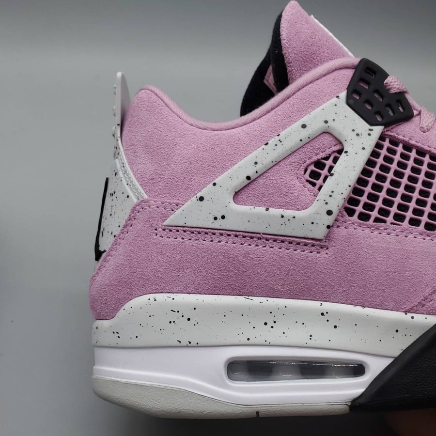 Wmns Air Jordan 4 Retro 
