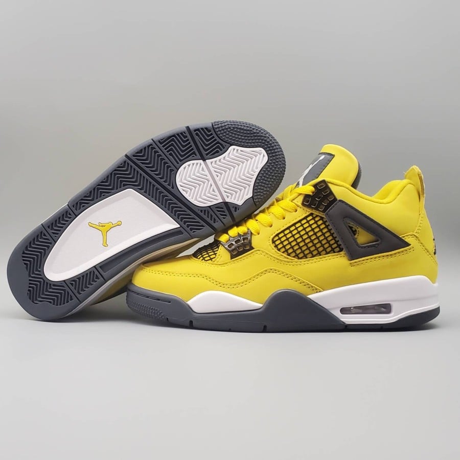 Air Jordan 4 Retro