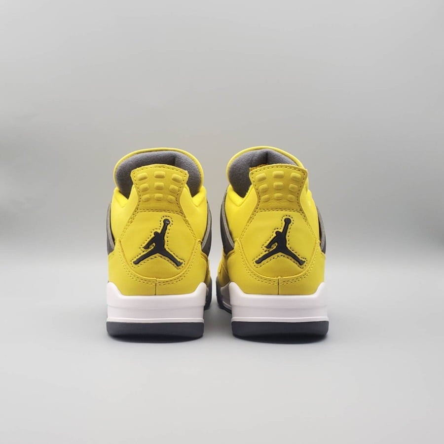 Air Jordan 4 Retro