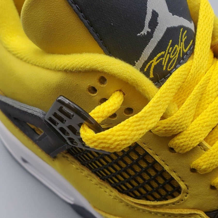 Air Jordan 4 Retro