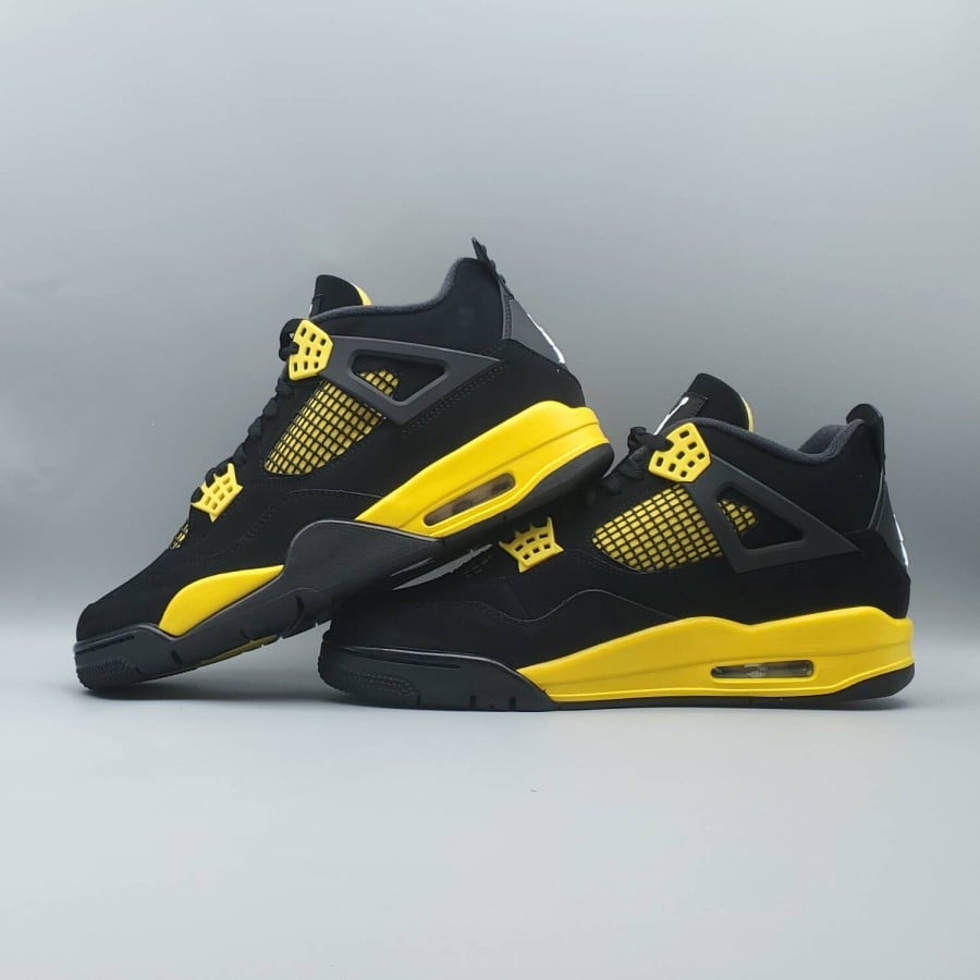 Air Jordan 4 Retro 