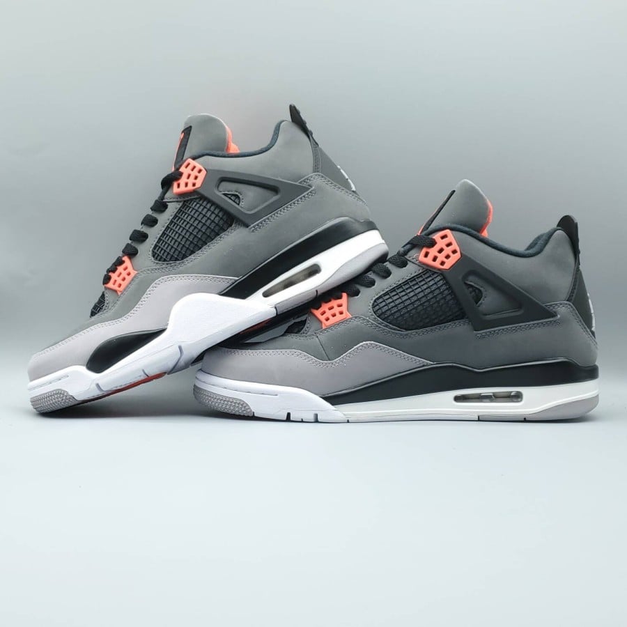 Air Jordan 4 Retro