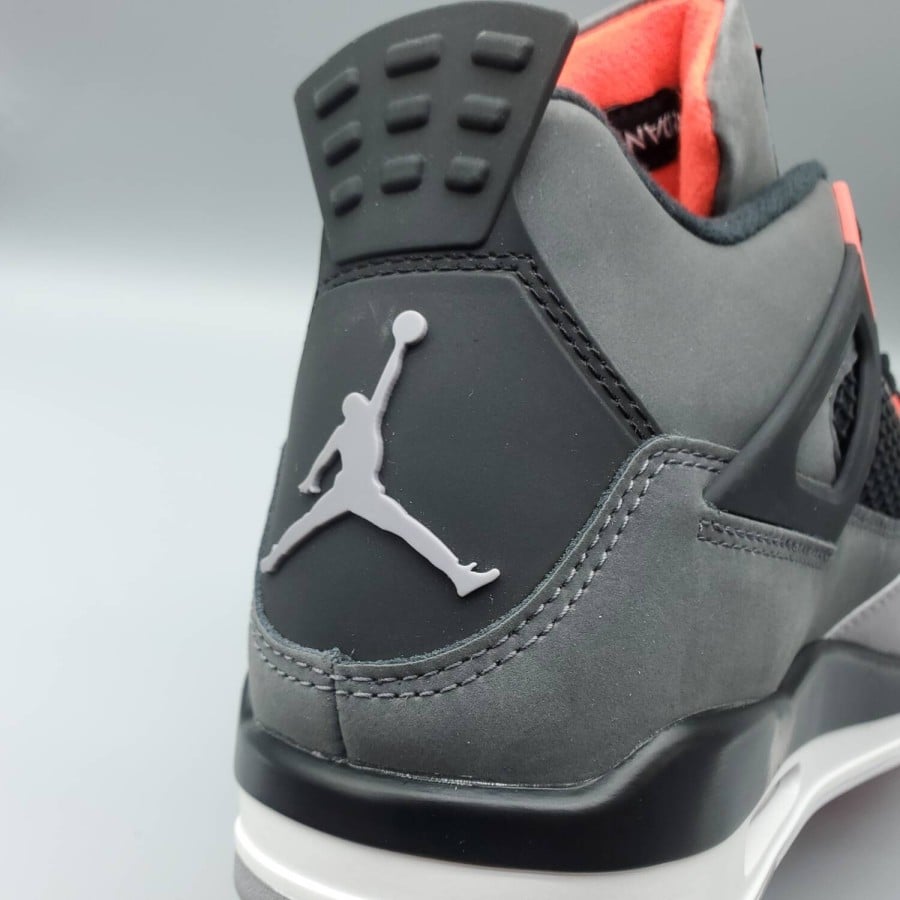 Air Jordan 4 Retro