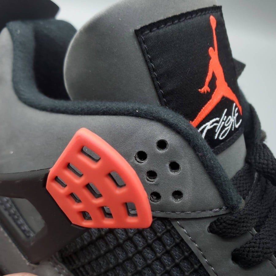 Air Jordan 4 Retro