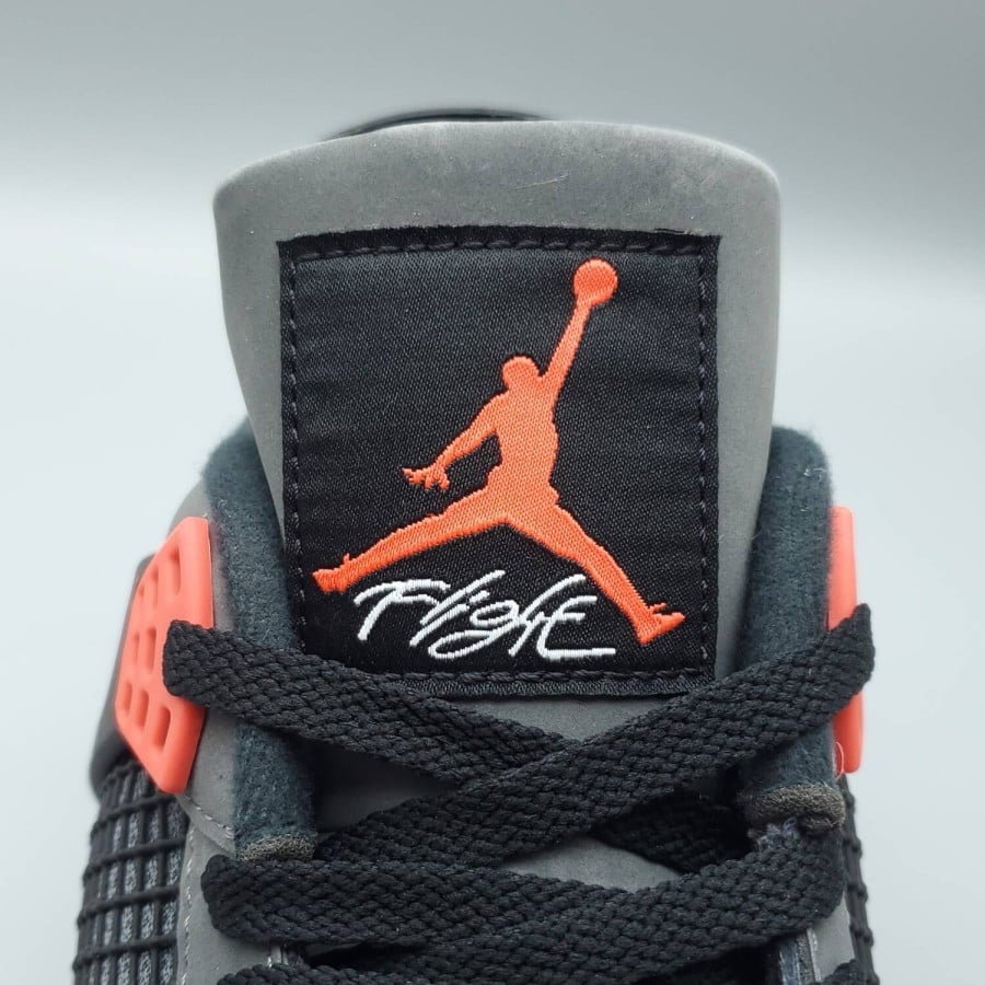 Air Jordan 4 Retro