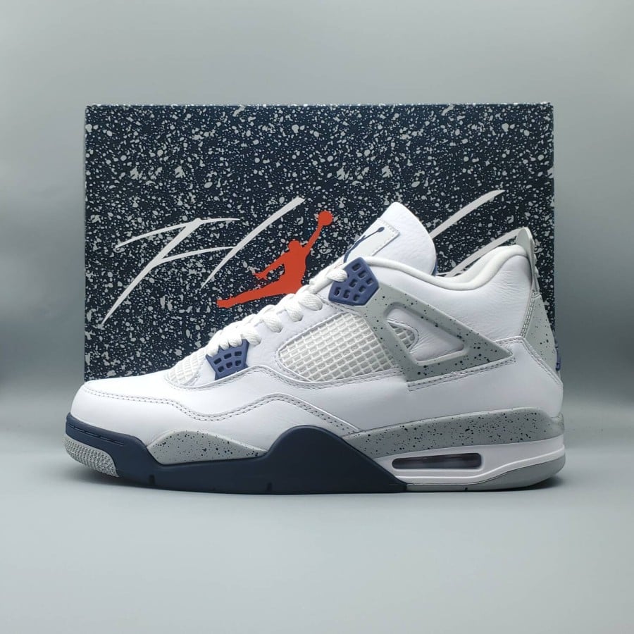 Air Jordan 4 Retro 