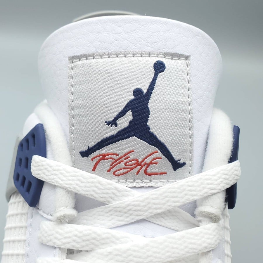 Air Jordan 4 Retro 