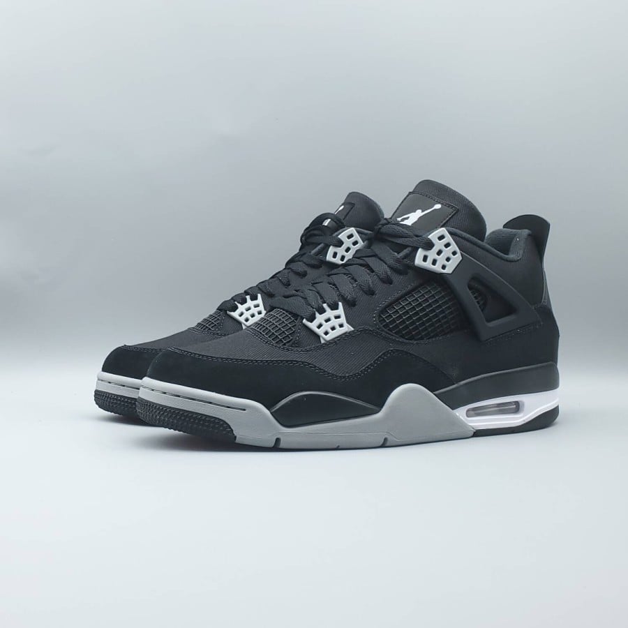 Air Jordan 4 Retro