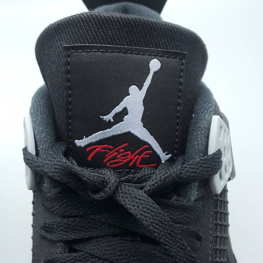 Air Jordan 4 Retro