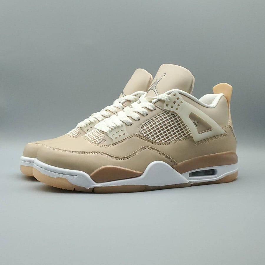 Wmns Air Jordan 4 Retro 