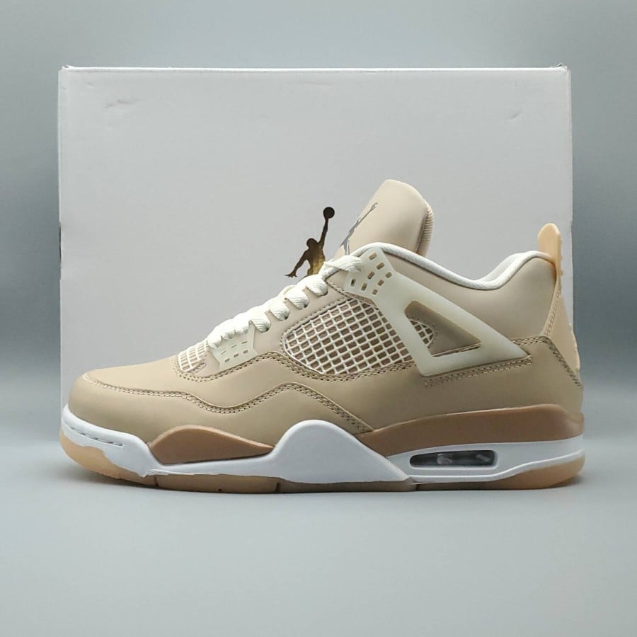 Wmns Air Jordan 4 Retro 