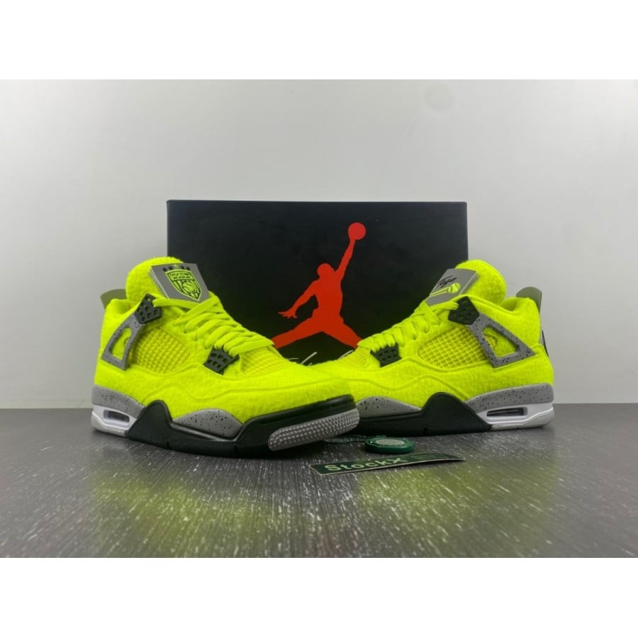 Tagz x Air jordan 4 
