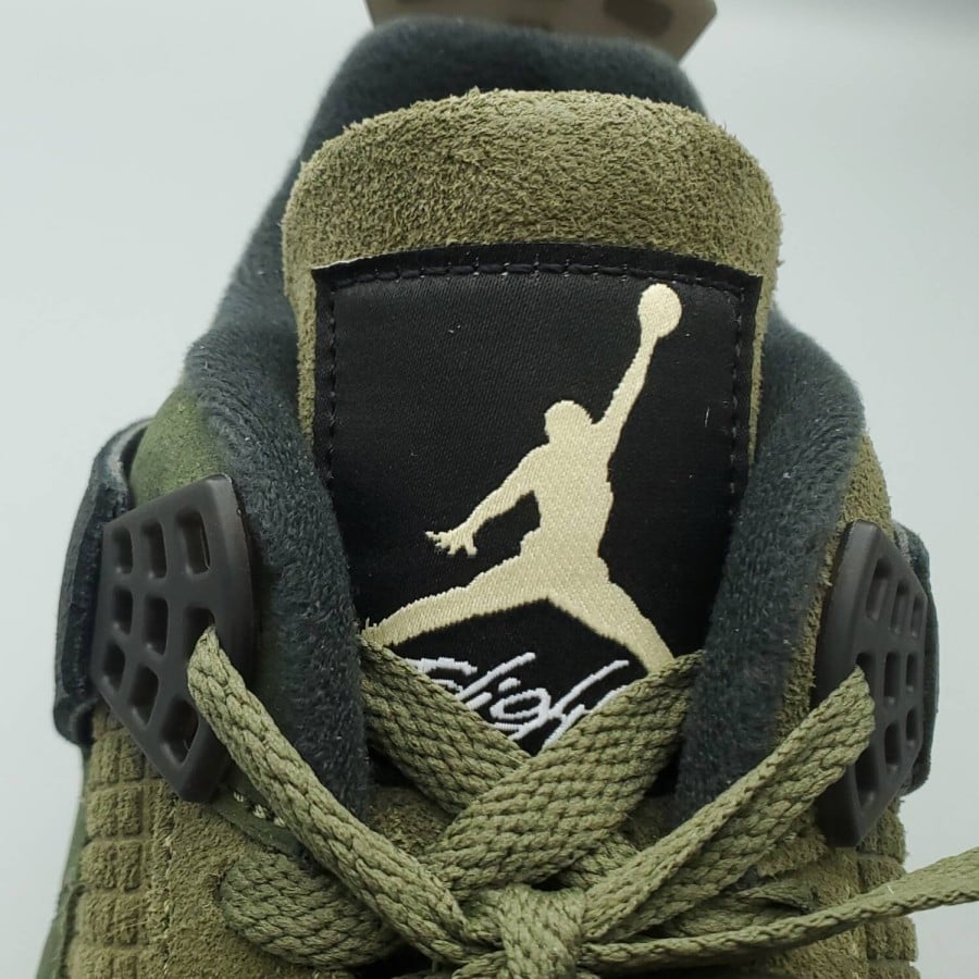 Air Jordan 4 Retro SE 