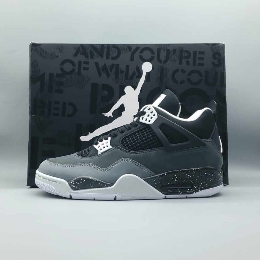 Air Jordan 4 Retro