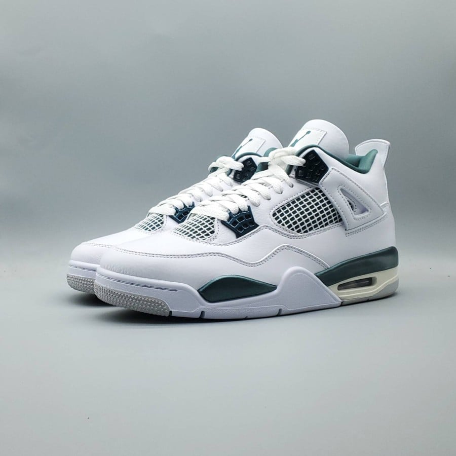Air Jordan 4 Retro 